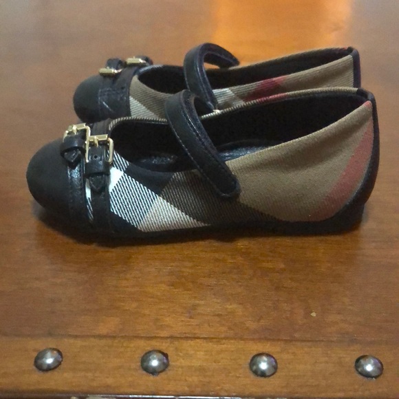 (🛑SOLD❌)Toddler authentic Burberry shoes - Picture 3 of 5